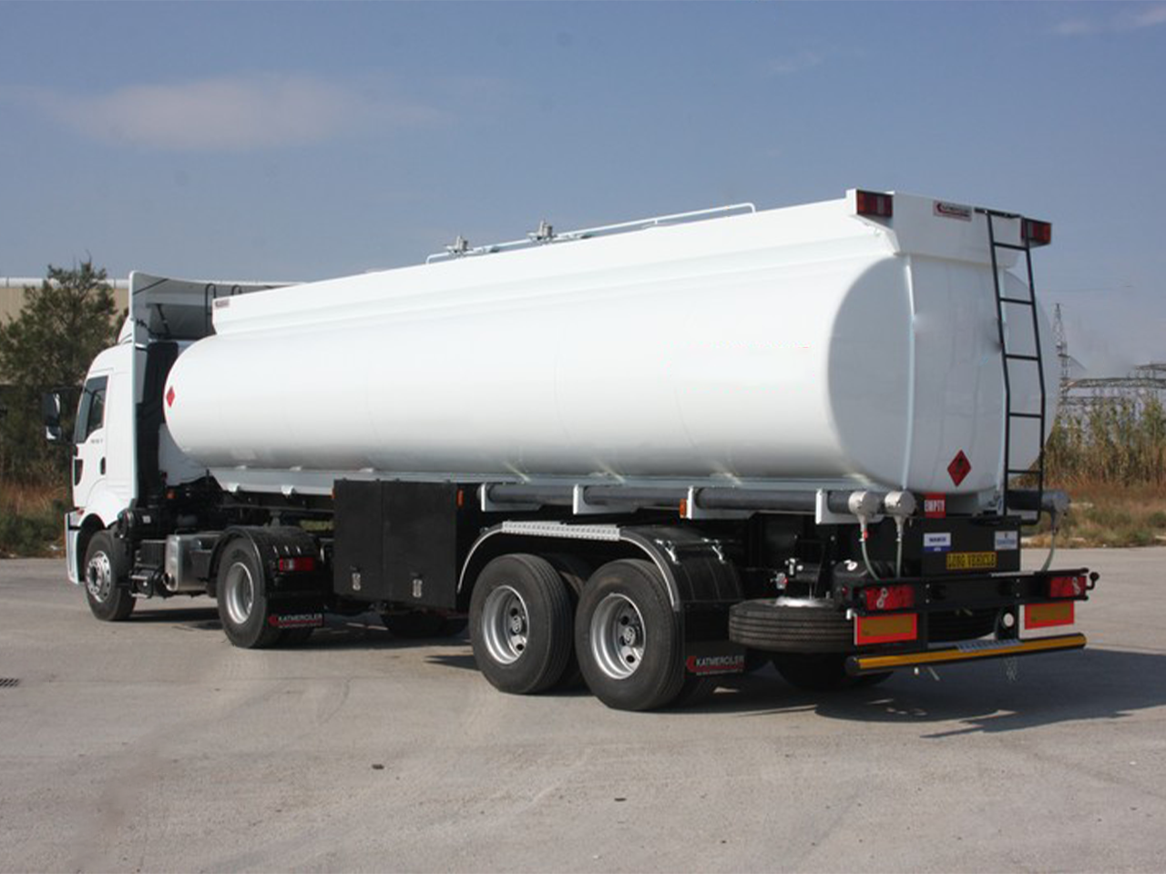 Fuel Tanker